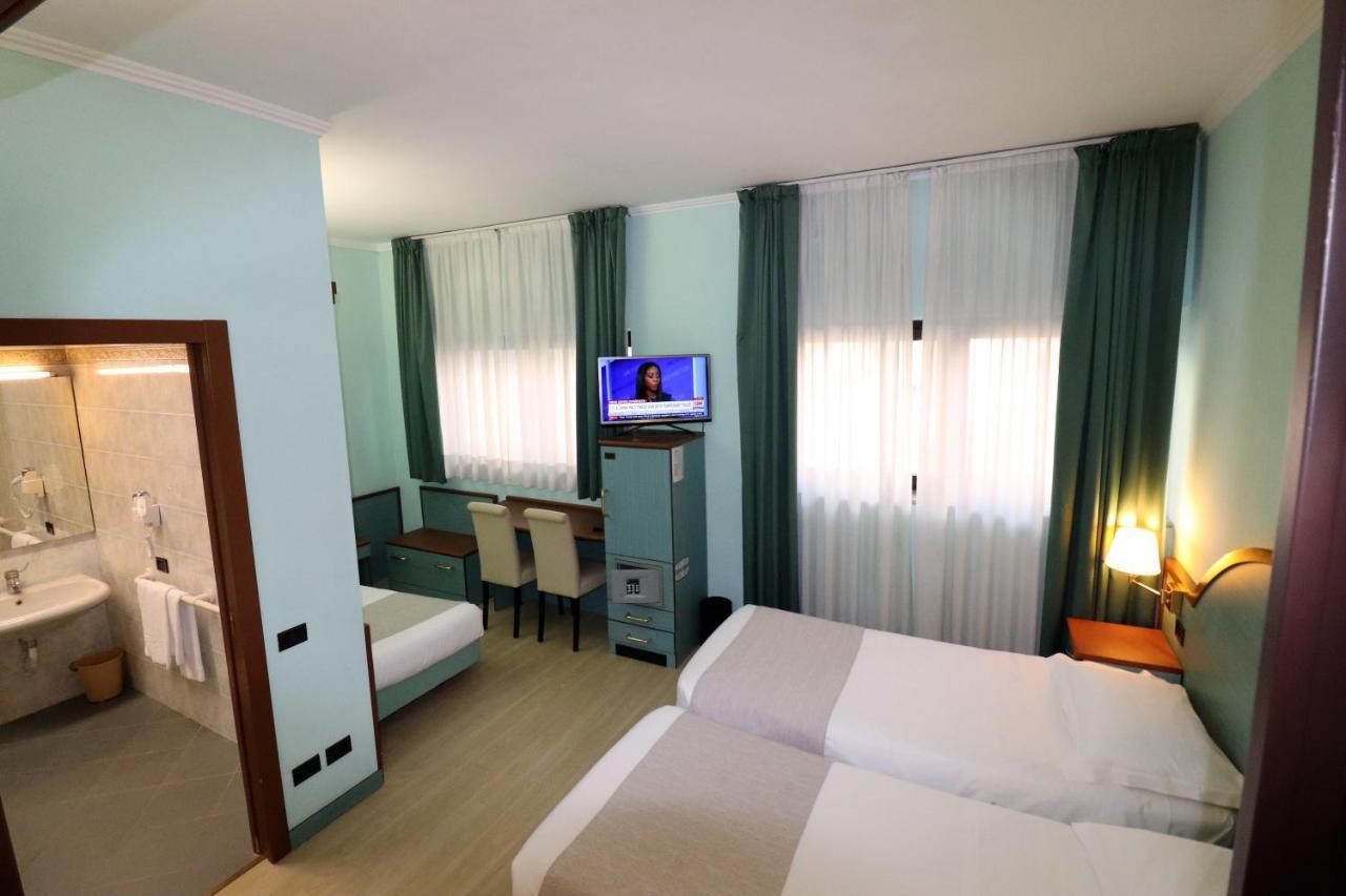 Hotel Domenichino Милан Экстерьер фото