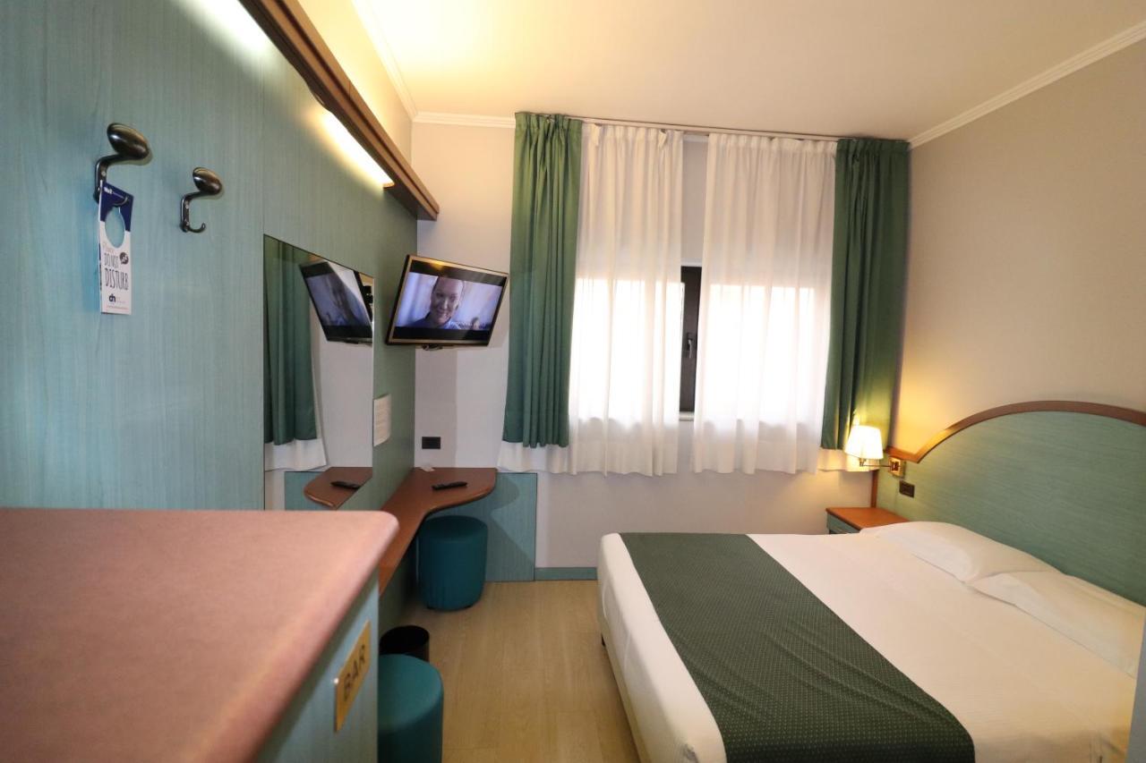 Hotel Domenichino Милан Экстерьер фото
